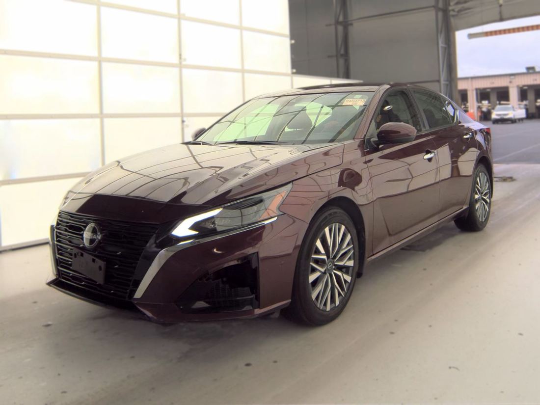 2023 NISSAN SV