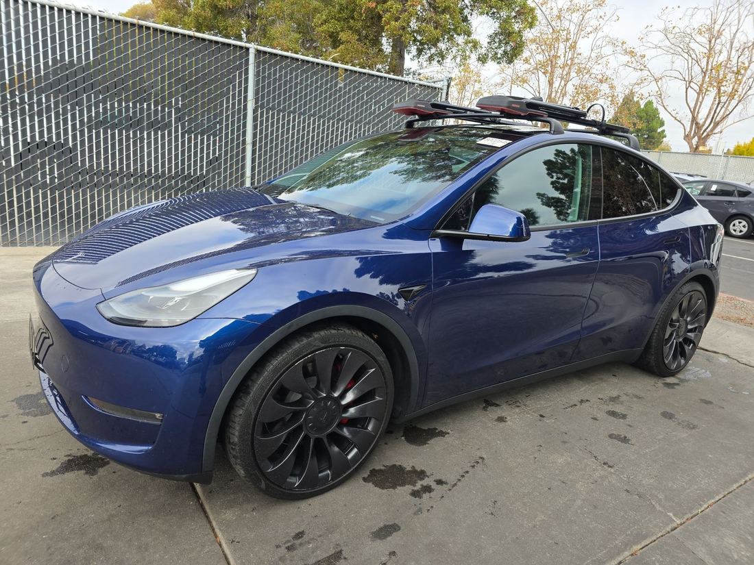 2023 TESLA Model Y