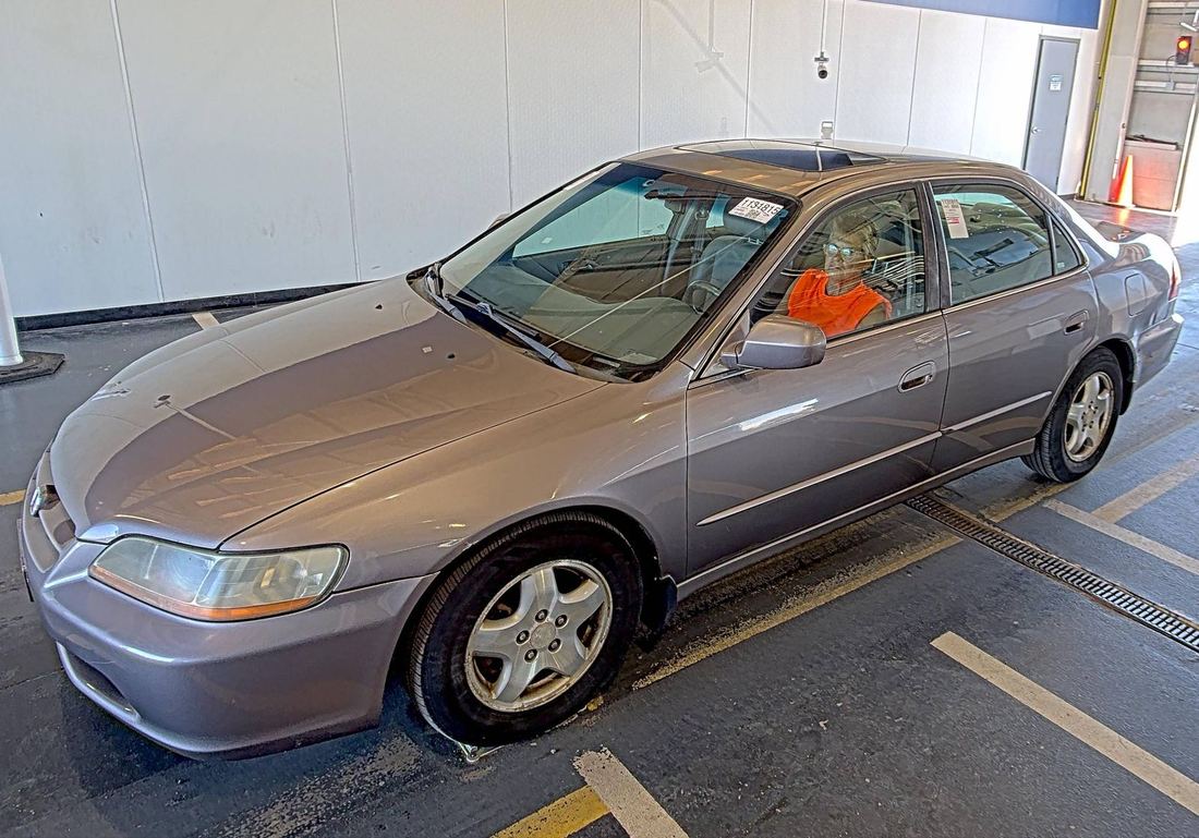 2000 HONDA EX-V6