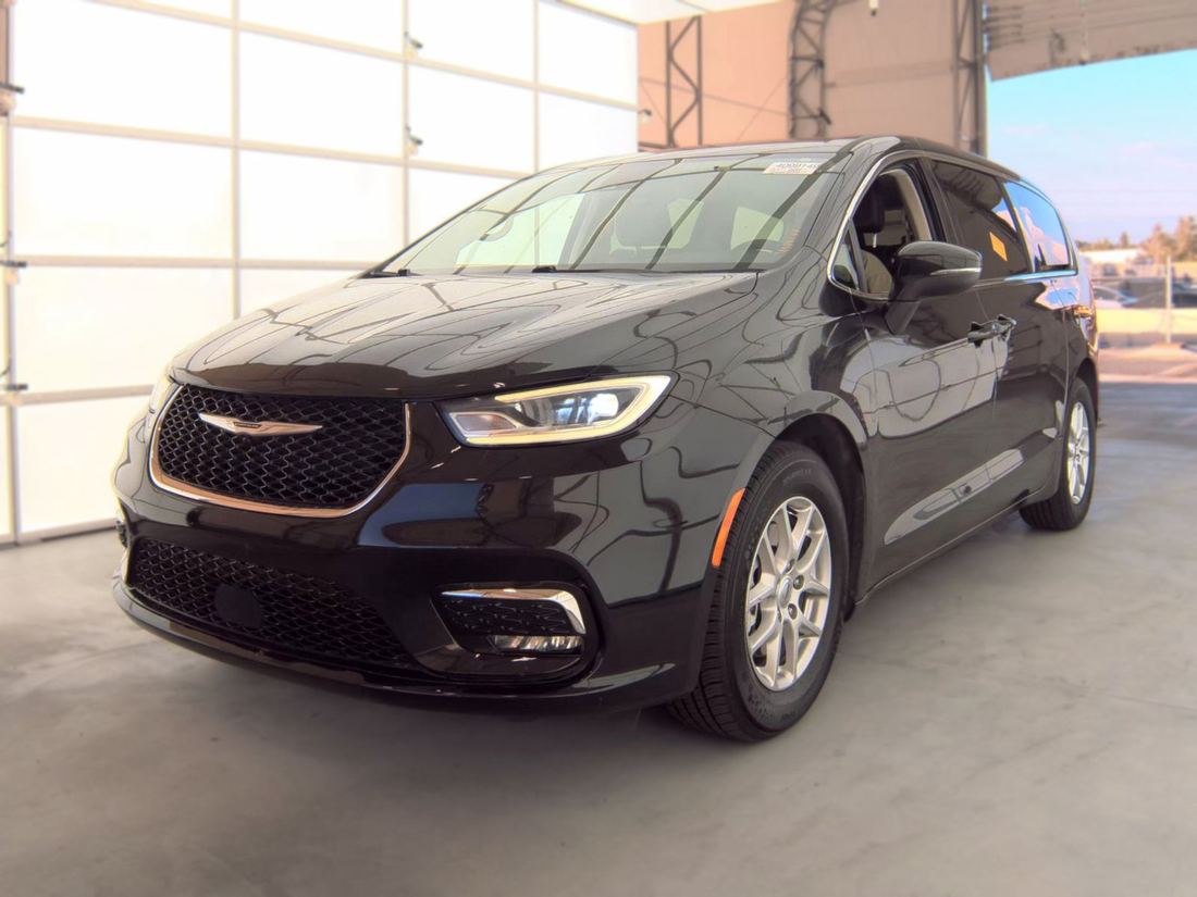 2023 CHRYSLER Touring L