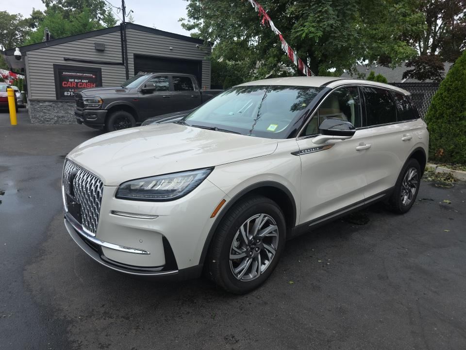 2023 Lincoln Standard