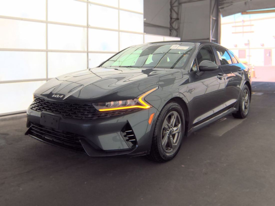 2022 KIA LXS
