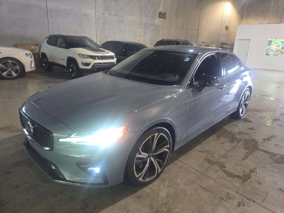 2024 VOLVO Core