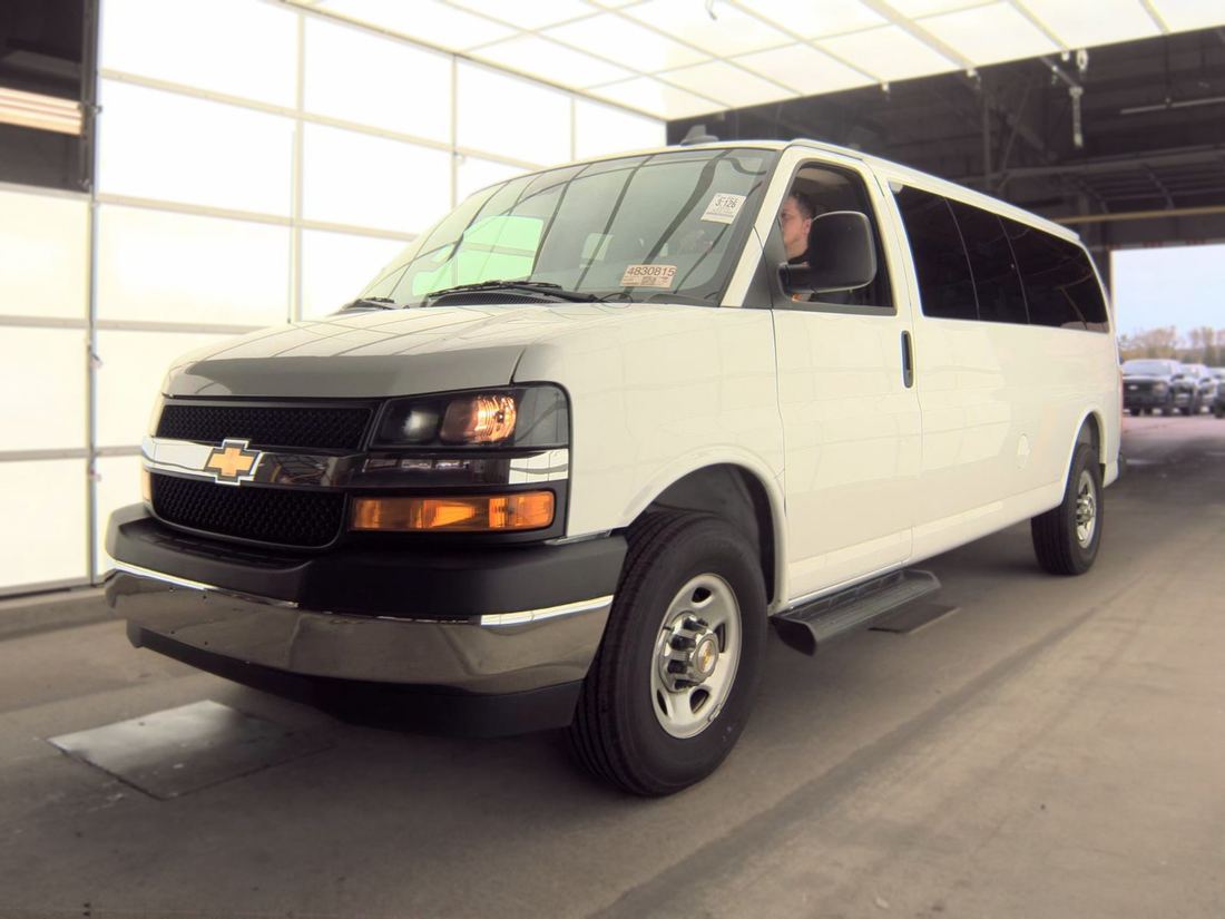 2025 CHEVROLET 3500 Passenger