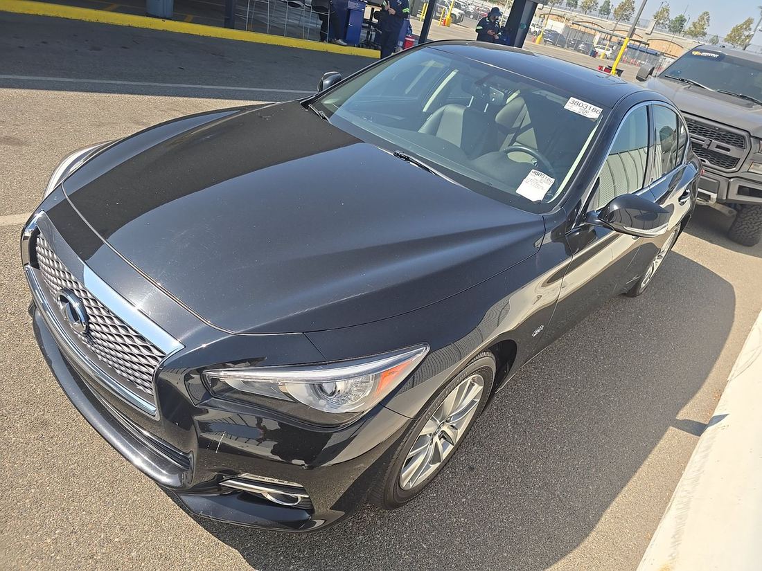 2016 INFINITI Q50