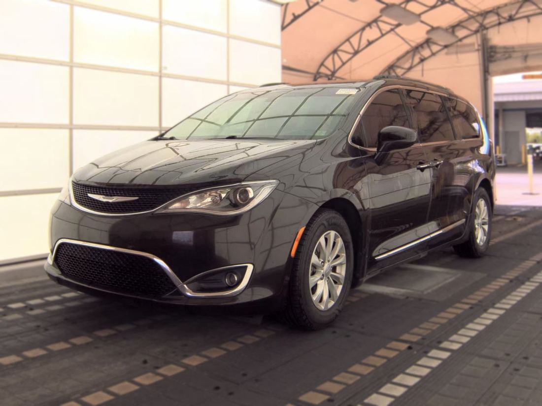 2018 CHRYSLER Touring L