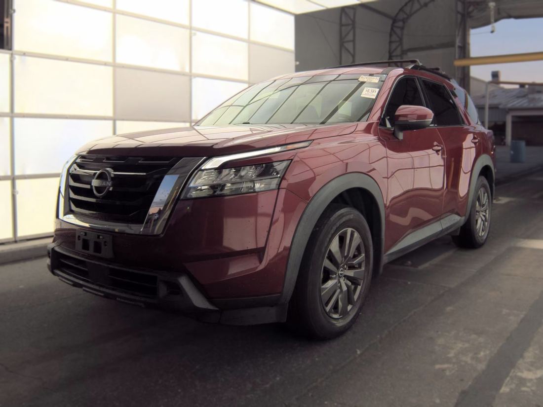 2022 Nissan SV