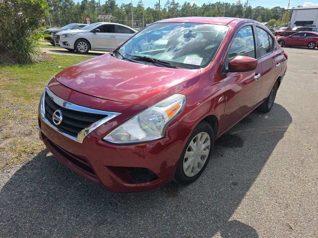 2017 NISSAN Versa