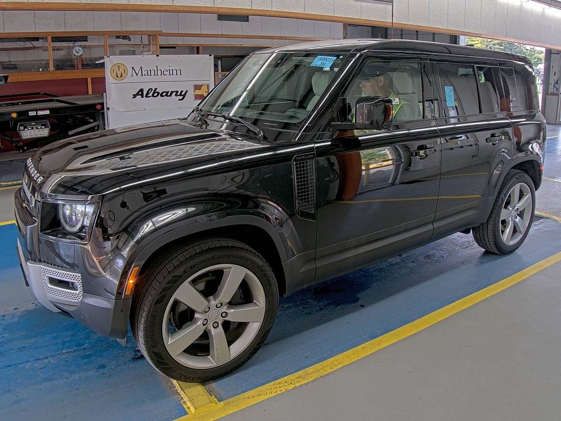 2024 LAND ROVER 110 SE