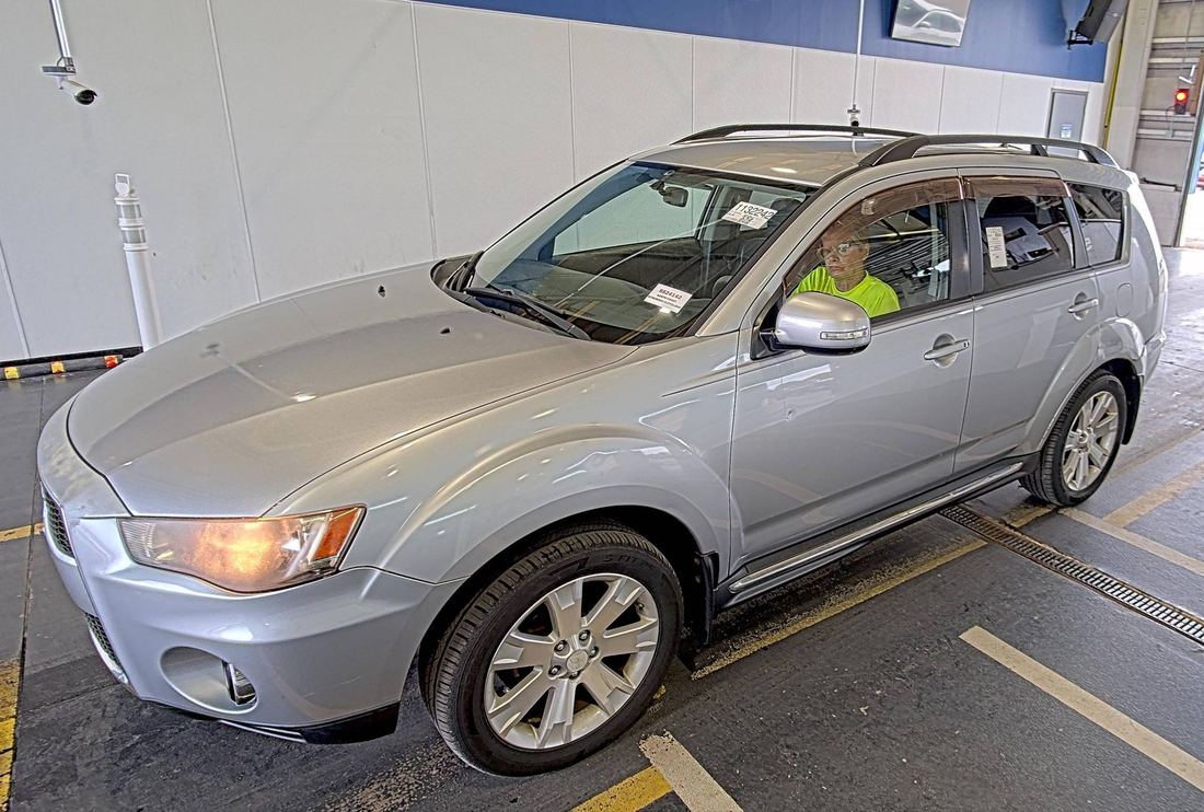 2010 MITSUBISHI Outlander