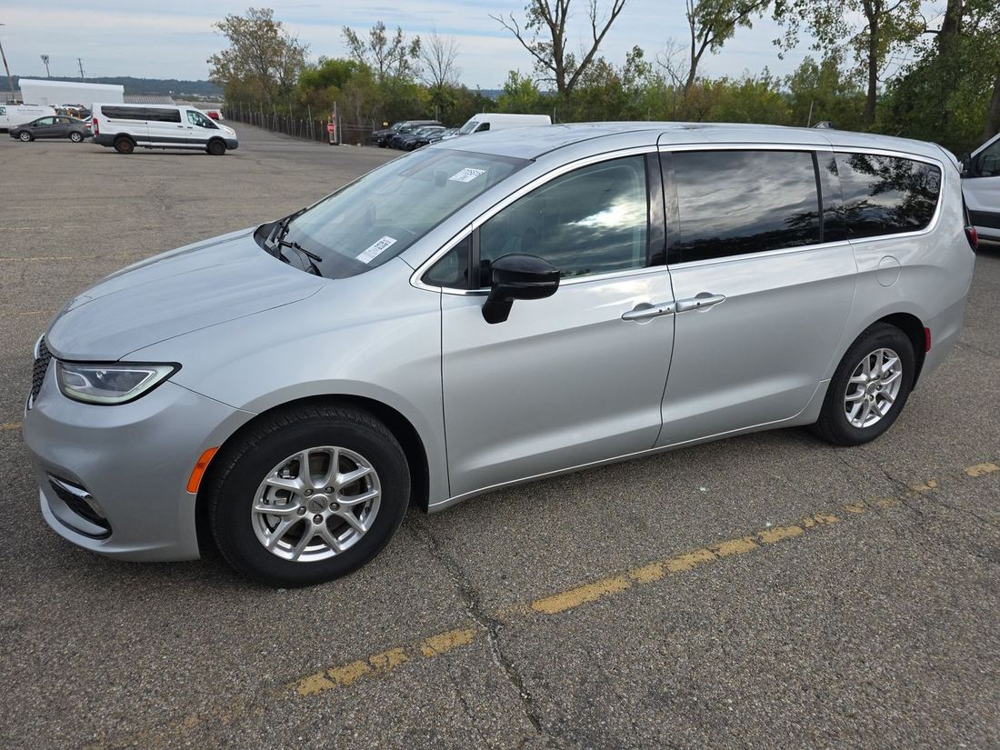 2024 CHRYSLER RU