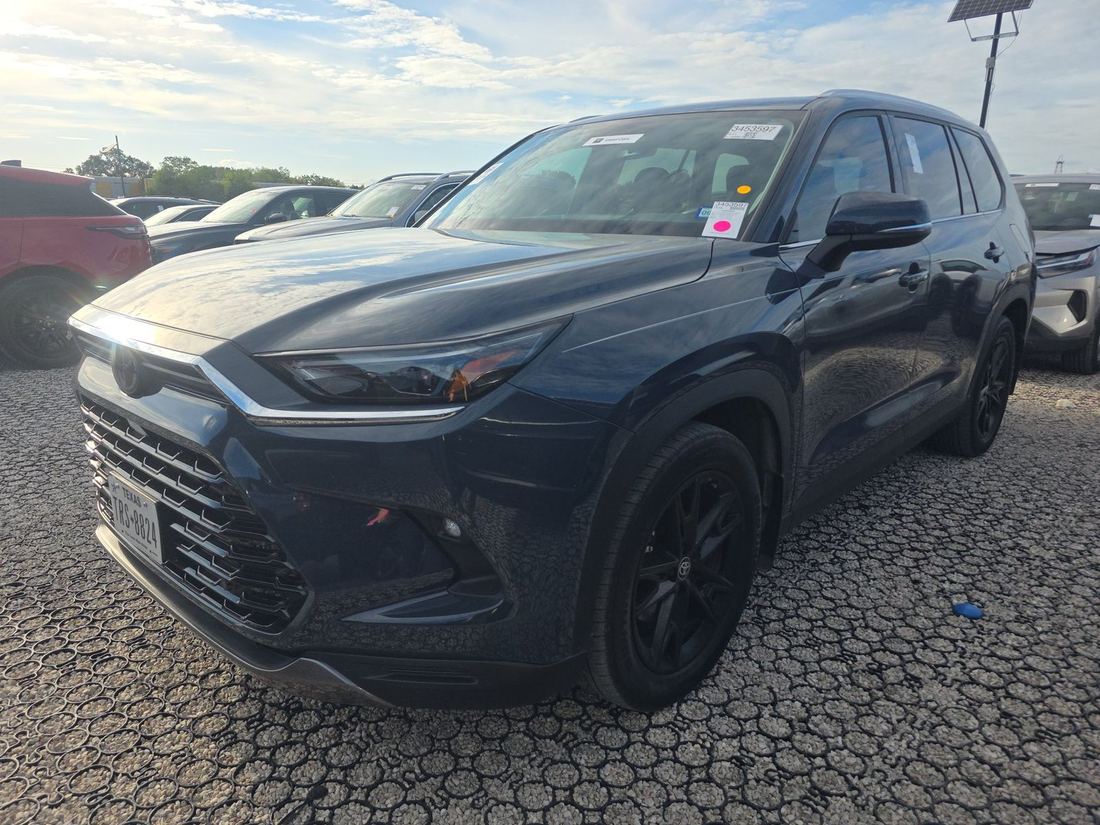 2024 TOYOTA 10 Series