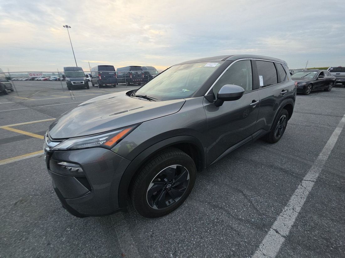 2025 NISSAN SV