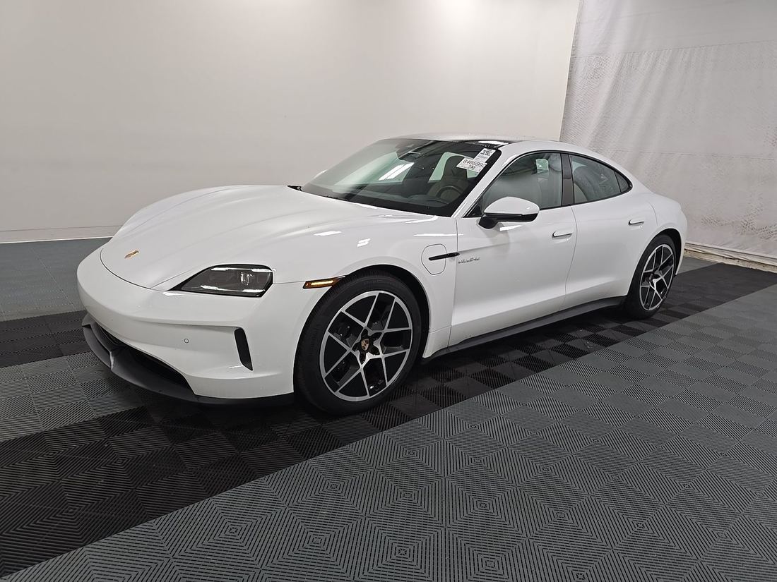 2025 PORSCHE Taycan
