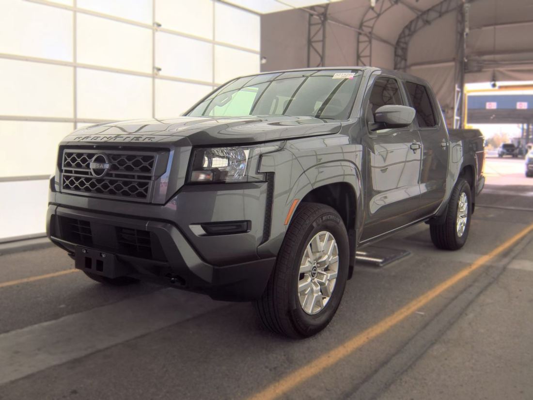 2023 NISSAN Crew Cab
