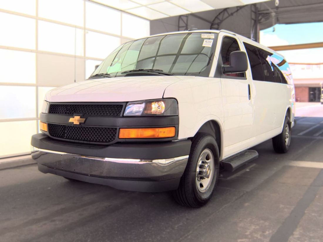 2025 CHEVROLET 3500 Passenger