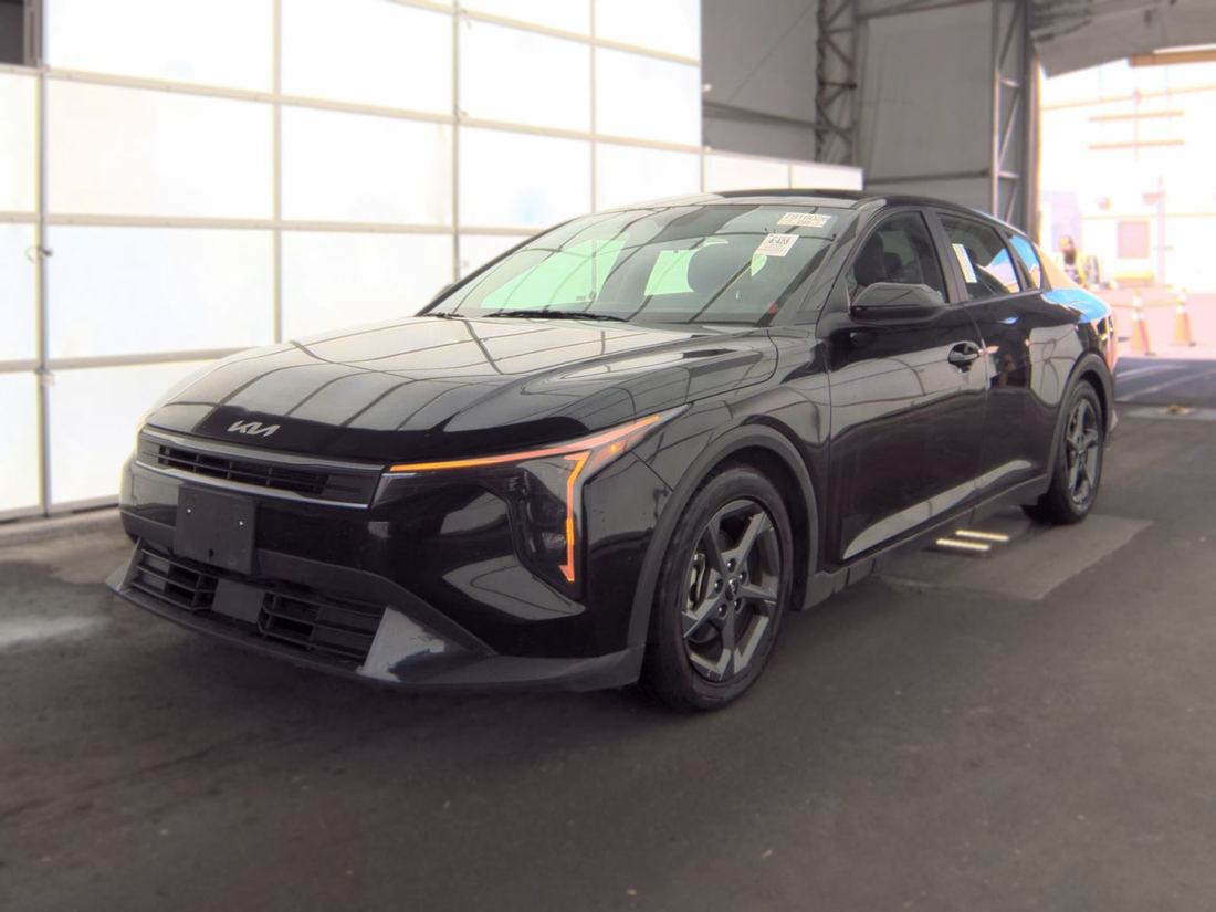 2025 Kia LX, LXS