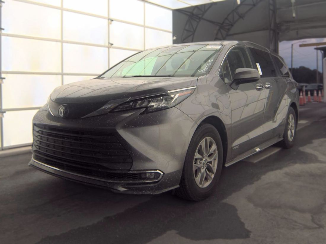 2021 TOYOTA AXLH40L