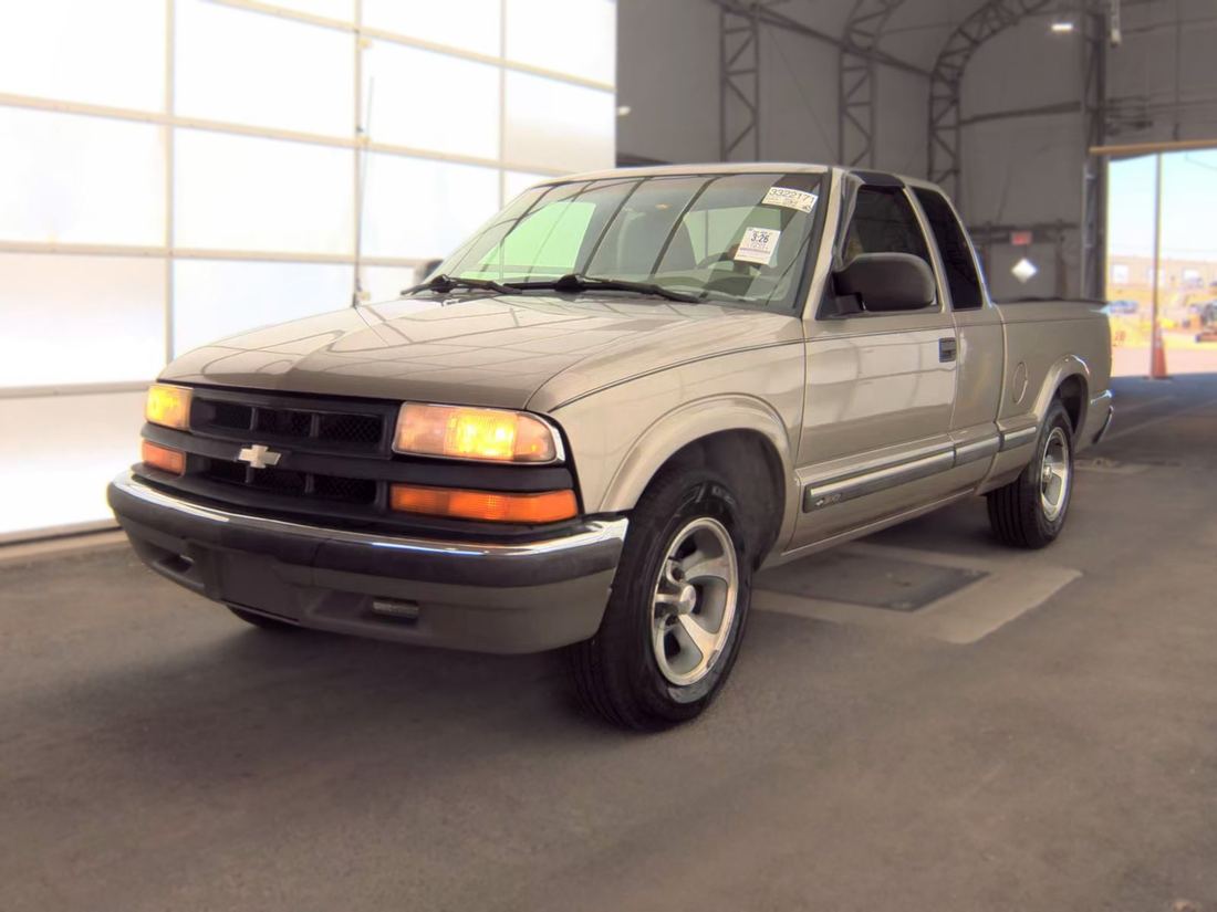 2003 CHEVROLET EXT (1/2 Ton)