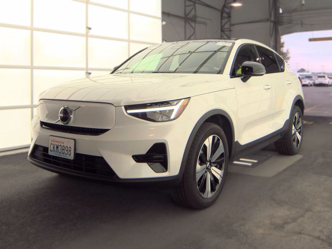 2023 VOLVO Core, Bright Theme, Dark Theme