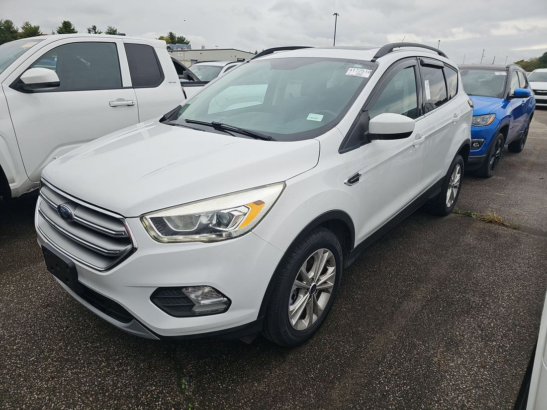 2017 FORD SE
