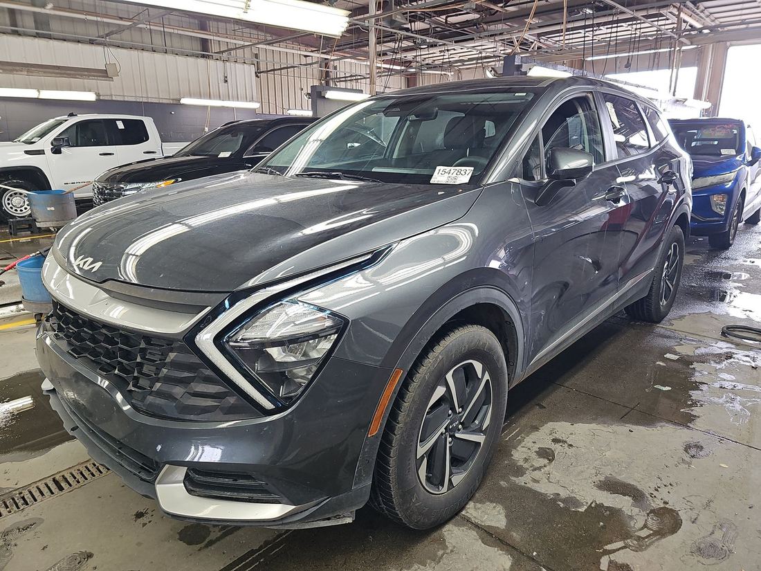 2023 Kia LX