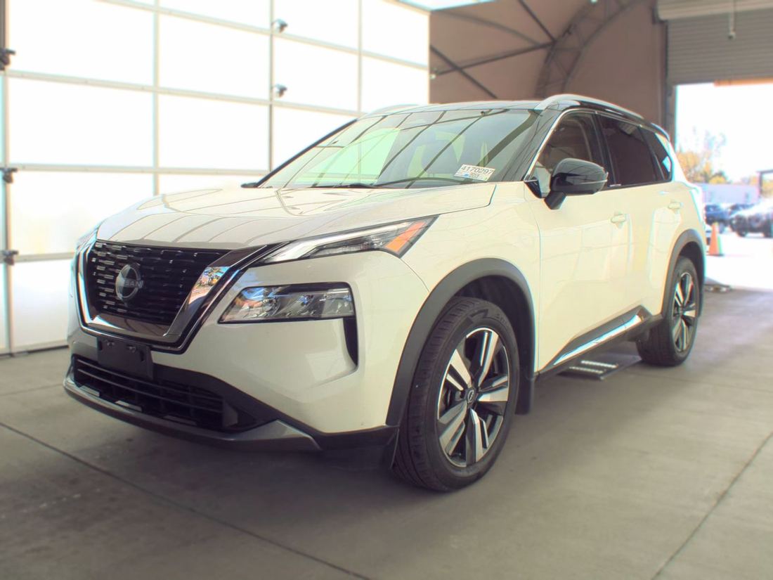 2023 NISSAN SL