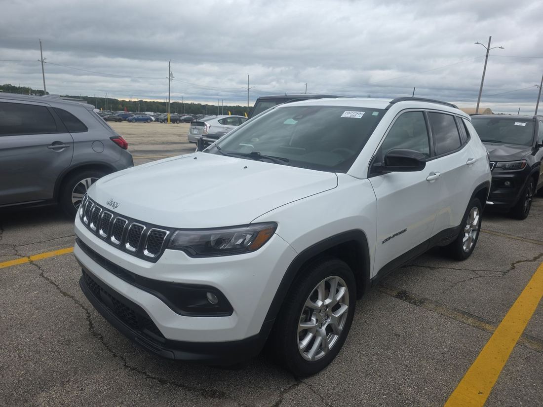 2023 Jeep Latitude Lux, Altitude