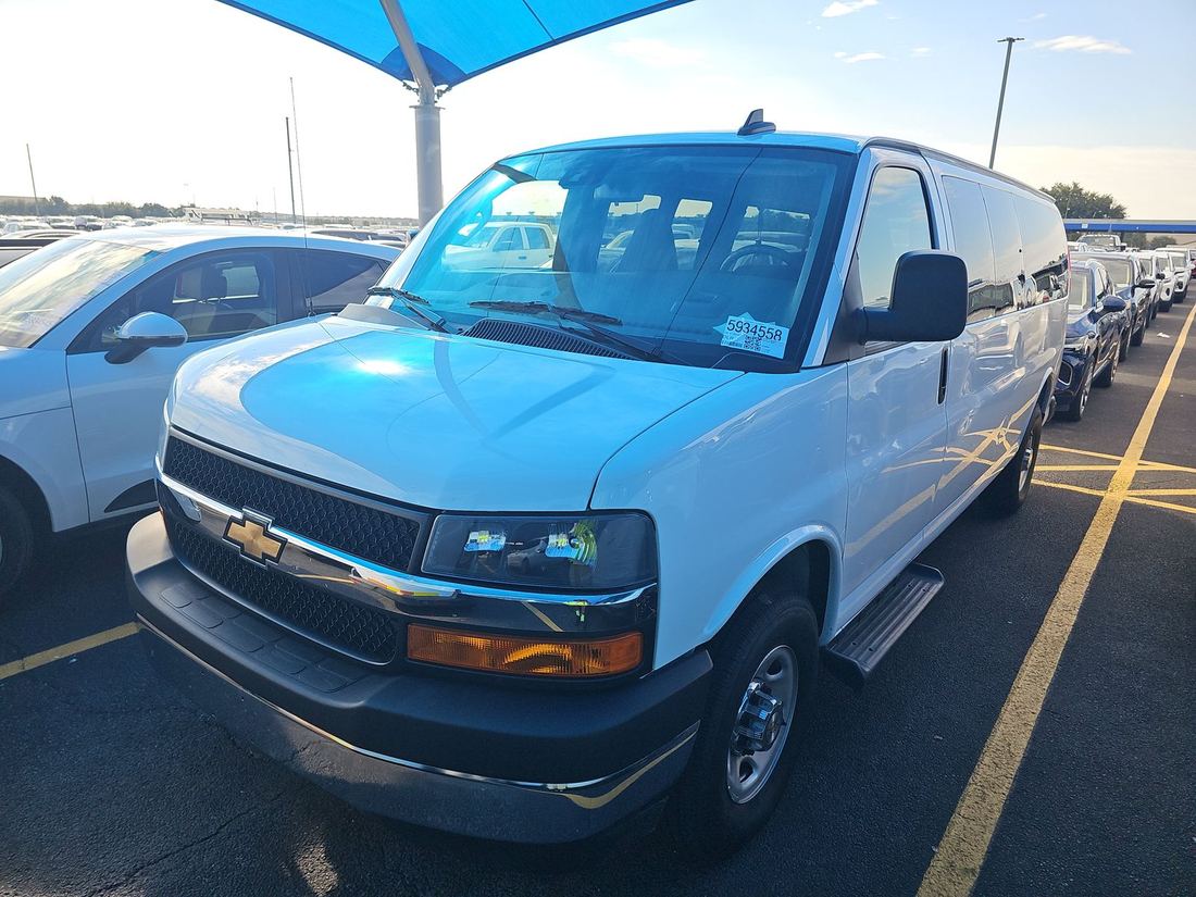 2025 CHEVROLET 3500 Passenger