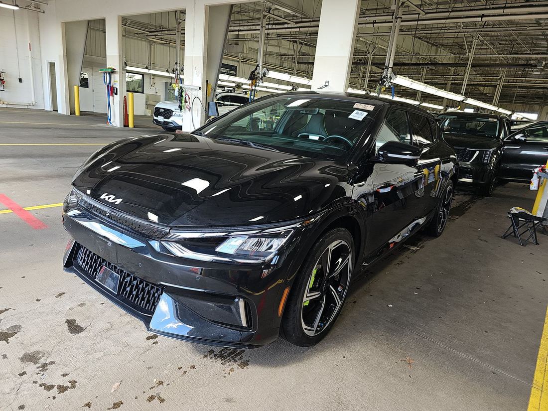 2024 KIA GT