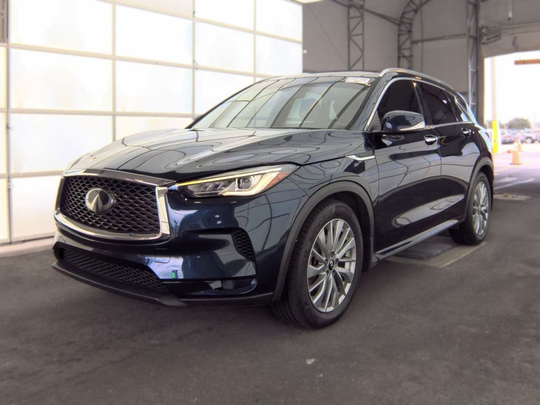 2023 INFINITI Luxe