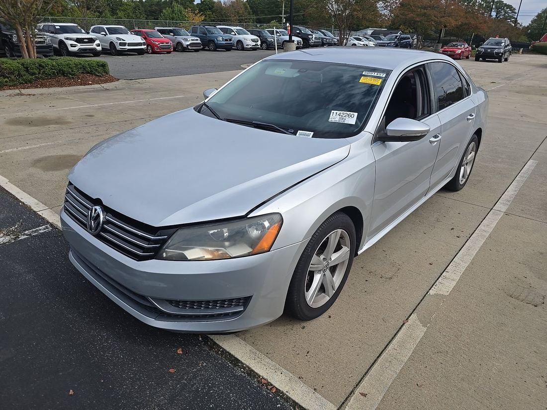 2012 VOLKSWAGEN SE