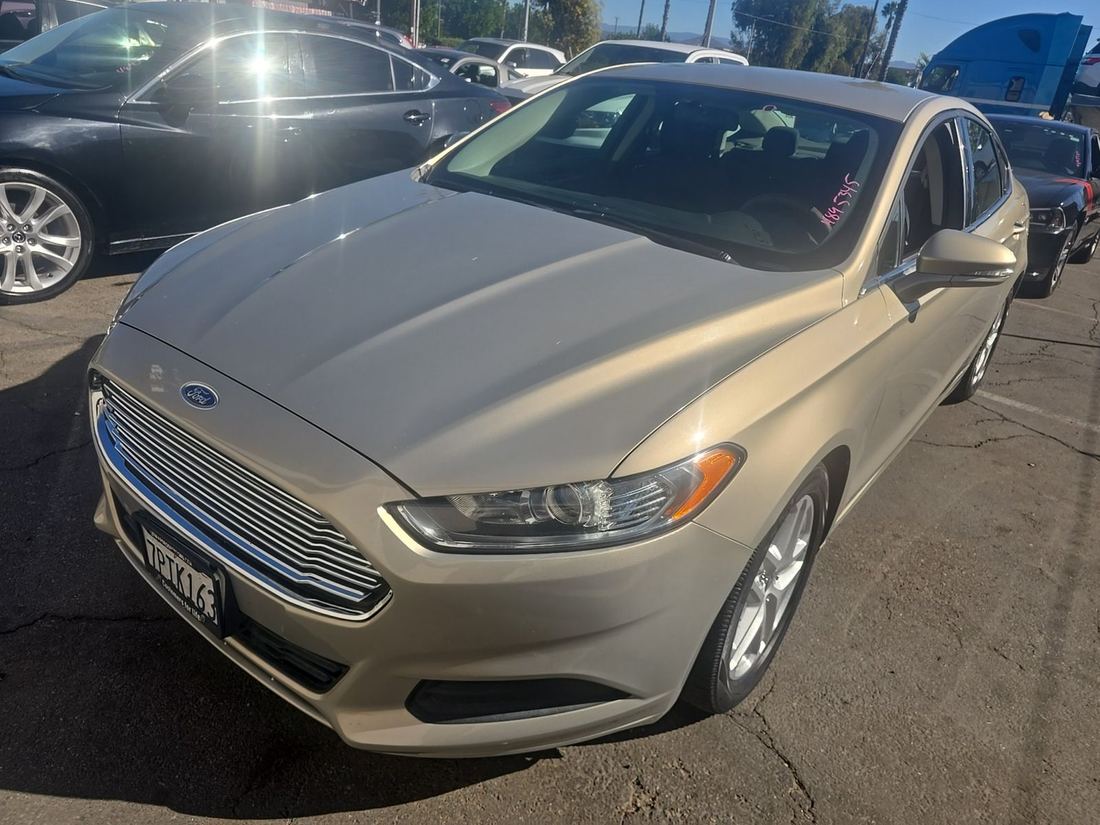 2016 FORD SE