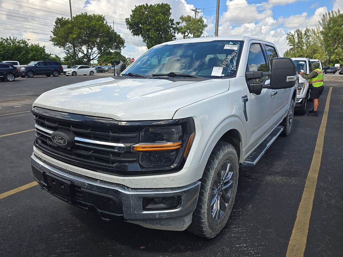 2024 FORD XLT