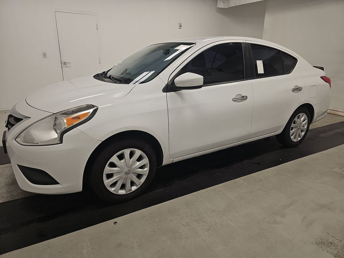 2016 NISSAN Versa