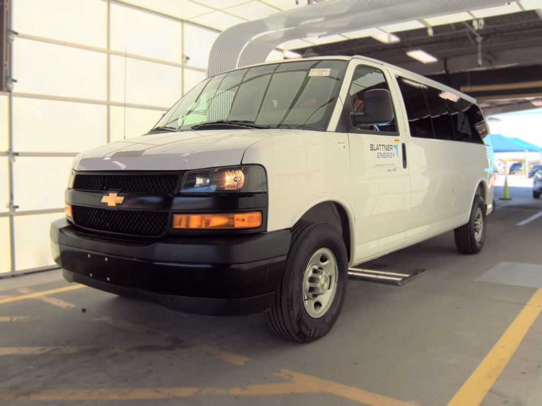 2025 CHEVROLET 3500 Passenger