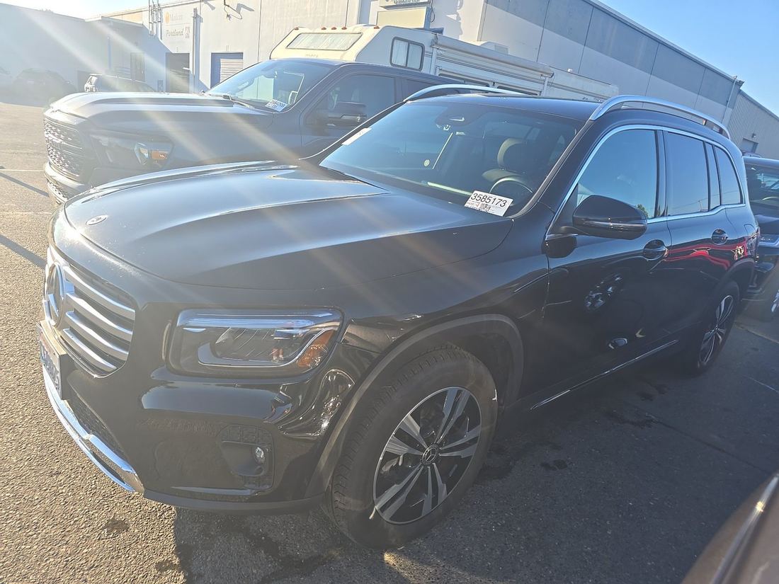 2025 Mercedes-Benz GLB250