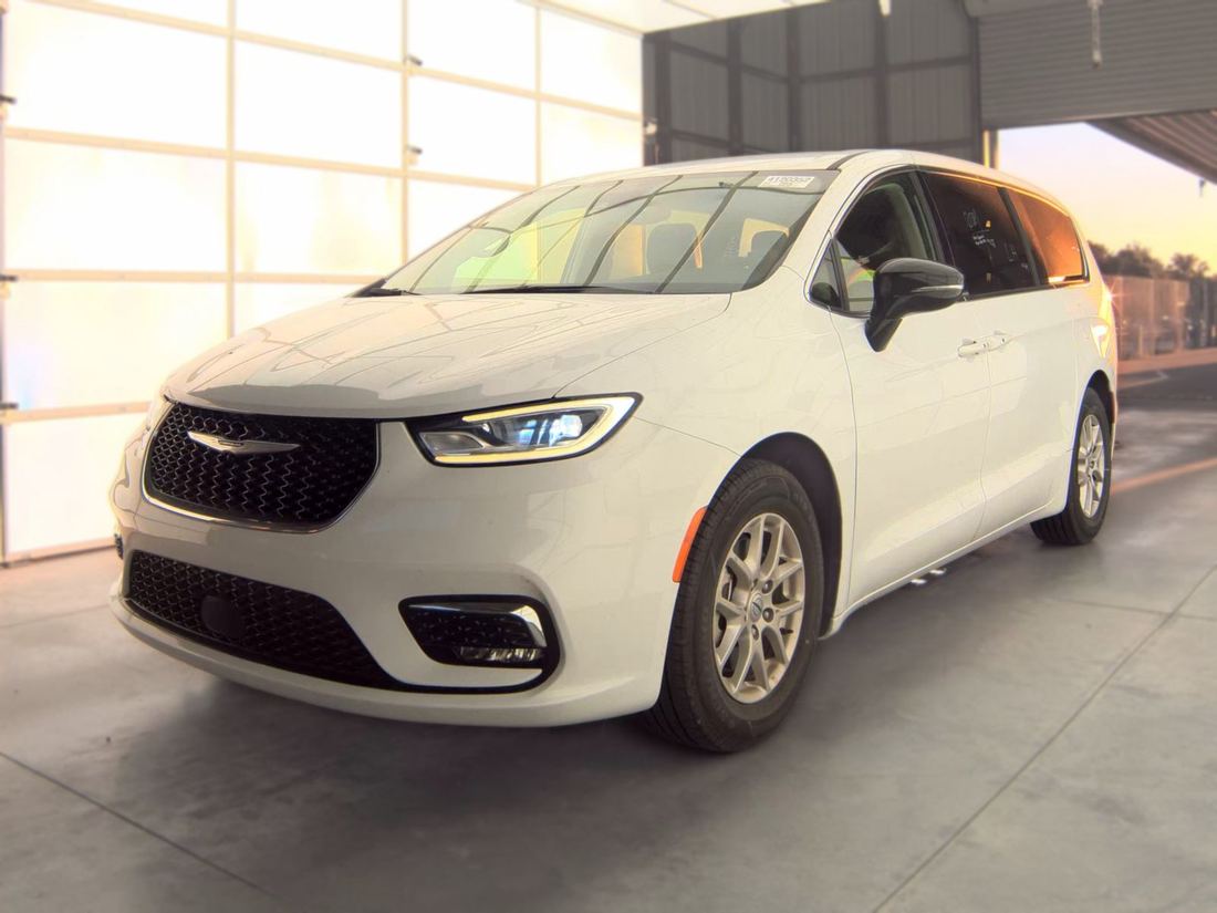 2024 CHRYSLER RU