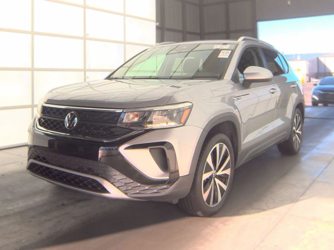 2023 VOLKSWAGEN SE w/Sunroof Pkg.