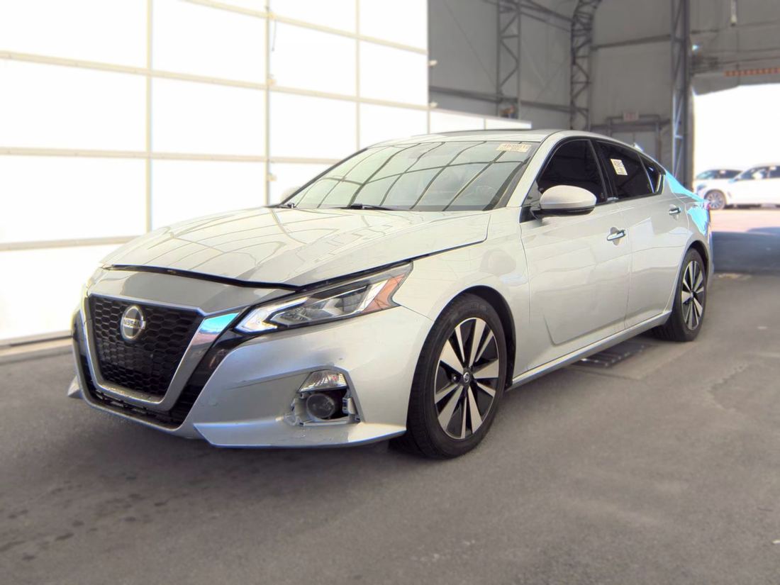 2019 NISSAN SL