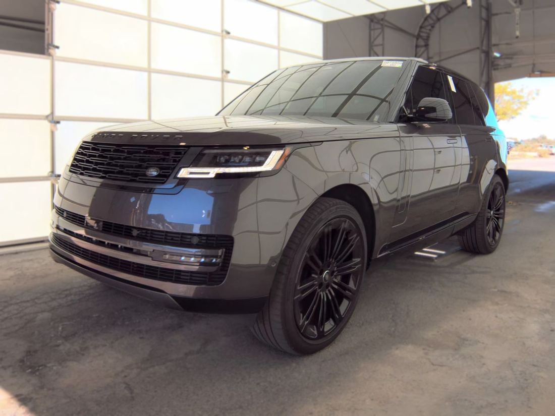 2025 LAND ROVER SE