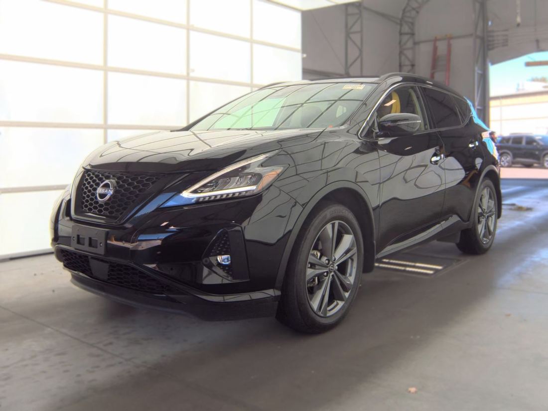 2024 NISSAN SV