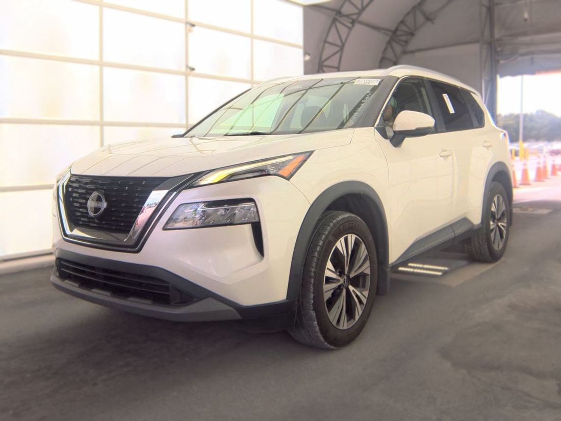 2022 Nissan SV
