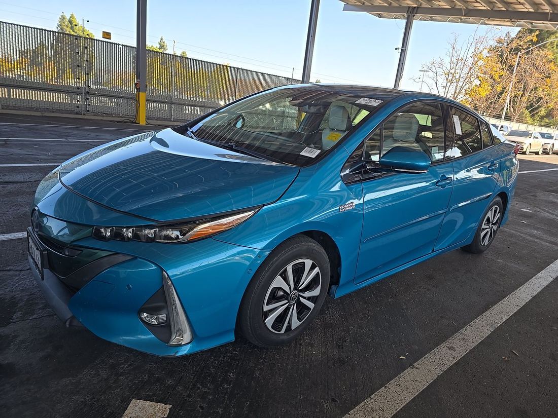 2017 TOYOTA ZVW52L