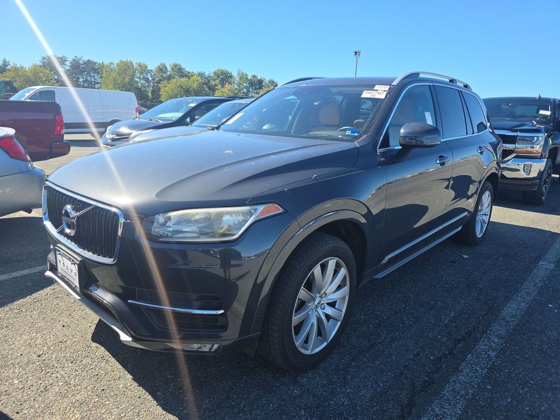 2016 VOLVO SV42 Momentum