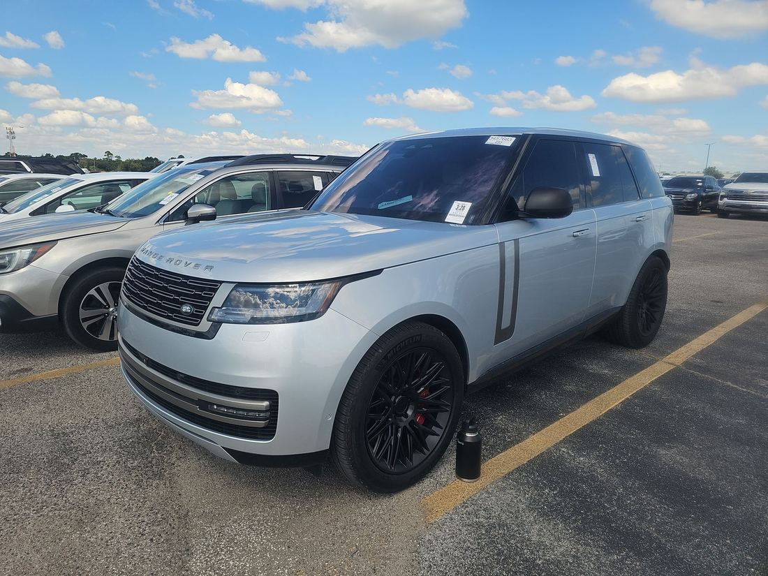2023 LAND ROVER SE