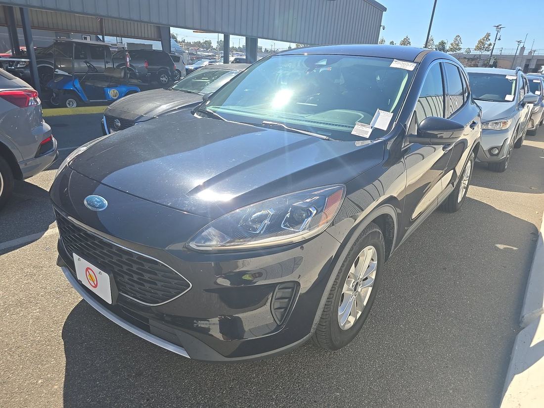 2020 FORD SE