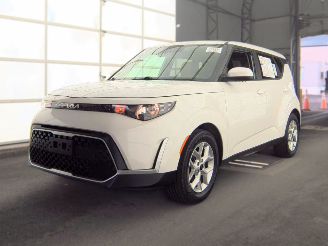 2023 Kia LX, S