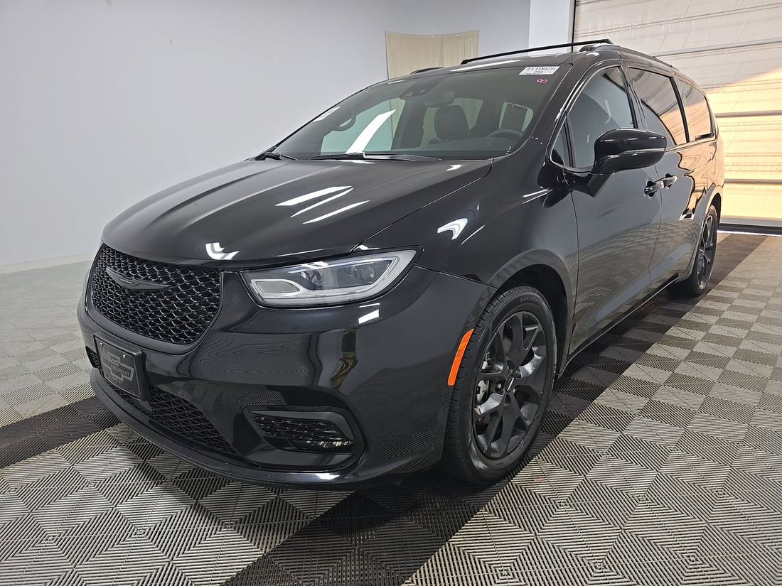 2025 CHRYSLER Limited