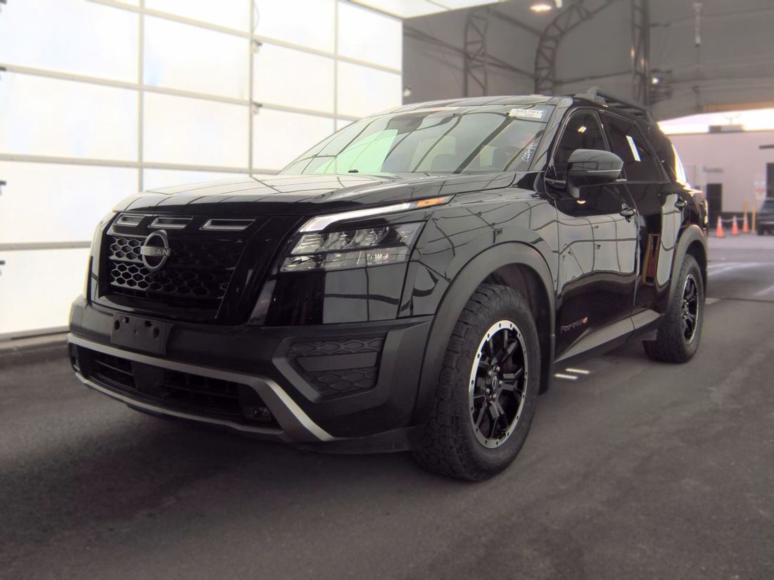 2024 NISSAN SV